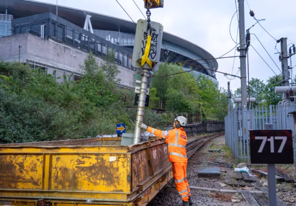 Removing signal at Drayton Park 2